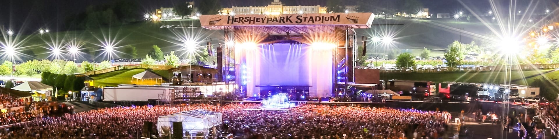 Hersheypark Stadium que incluye un festival, vida nocturna y música