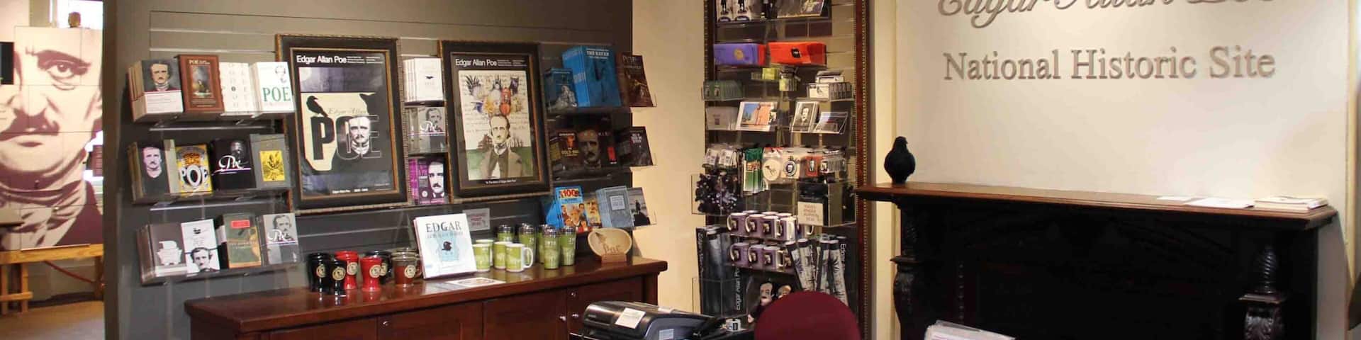 Edgar Allan Poe National Historic Site qui includes patrimoine historique et vues intérieures