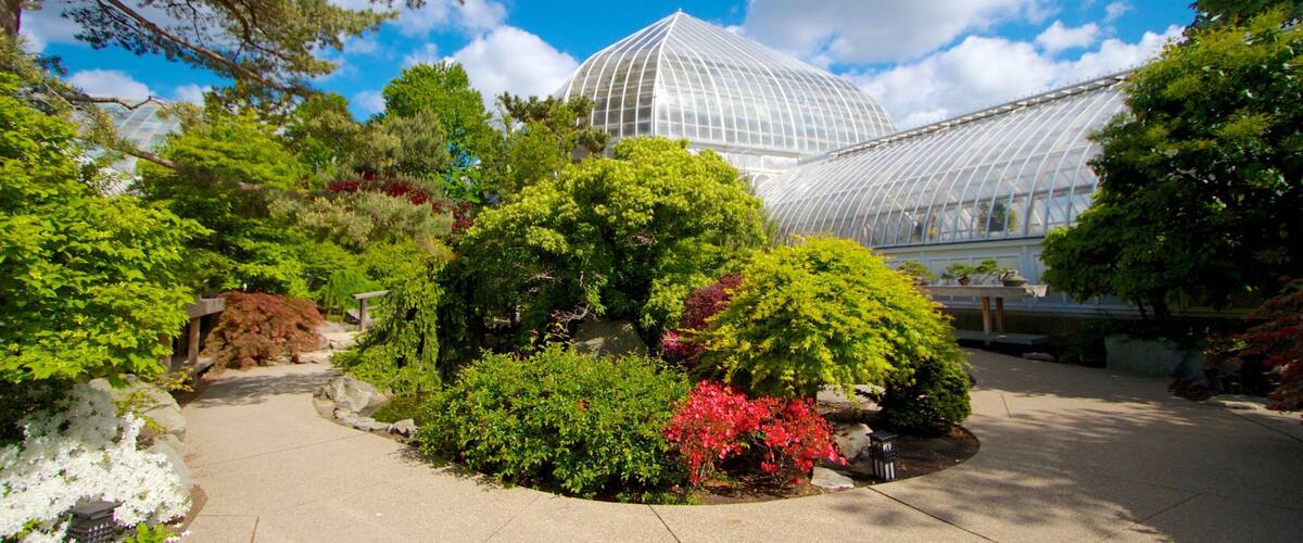 Phipps Conservatory featuring a garden and flowers