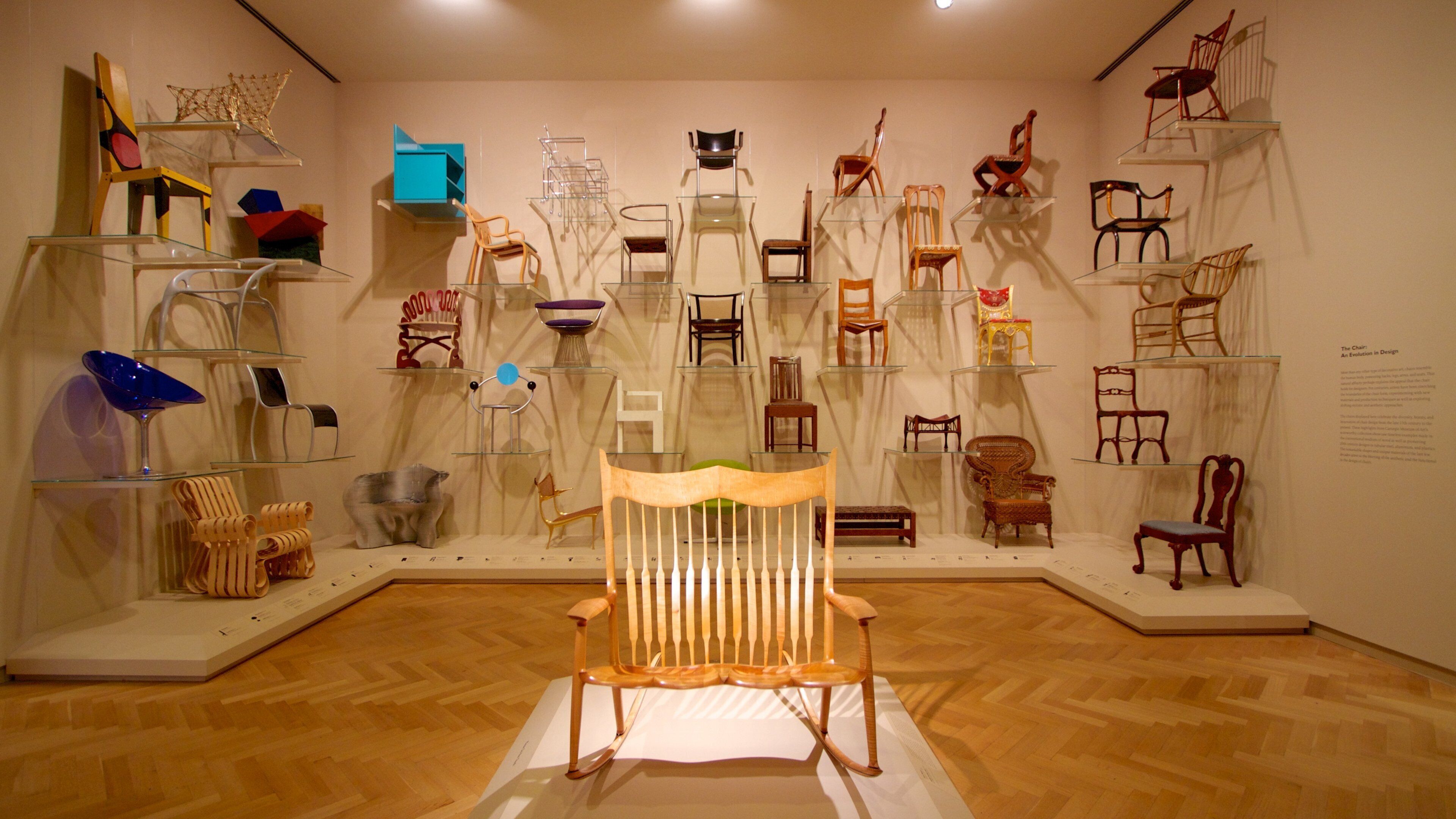 Carnegie Museum of Art som visar interiörer och konst