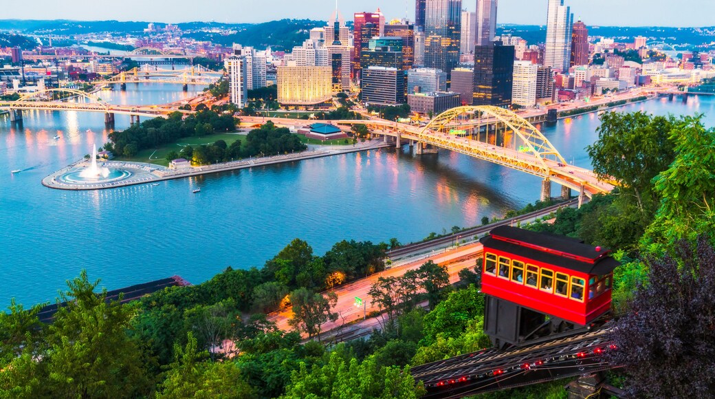 pittsburgh,pennsylvania,usa. 2017-08-20, beautiful pittsburgh at twilight.