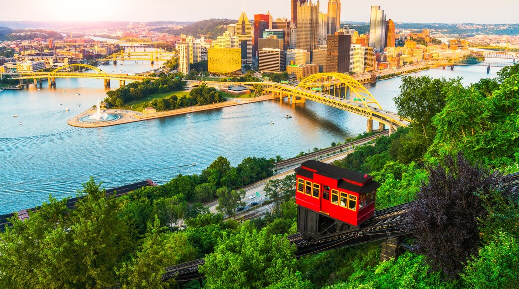 pittsburgh,pennsylvania,usa. 2017-08-20, beautiful pittsburgh at sunset.