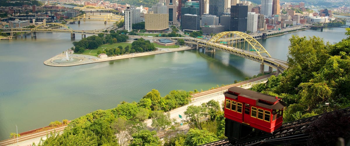 Duquesne Incline mostrando un río o arroyo y una ciudad