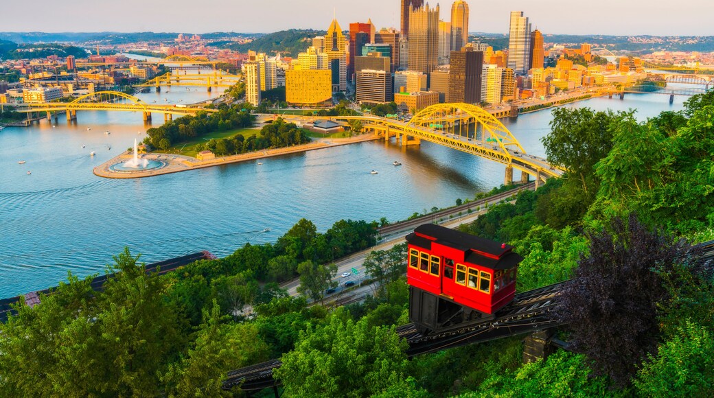 pittsburgh,pennsylvania,usa. 2017-08-20, beautiful pittsburgh at sunset.