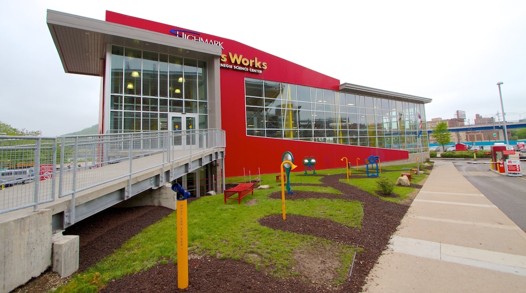 Carnegie Science Center som viser skilt