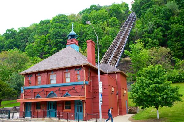 Monongahela Incline showing a gondola