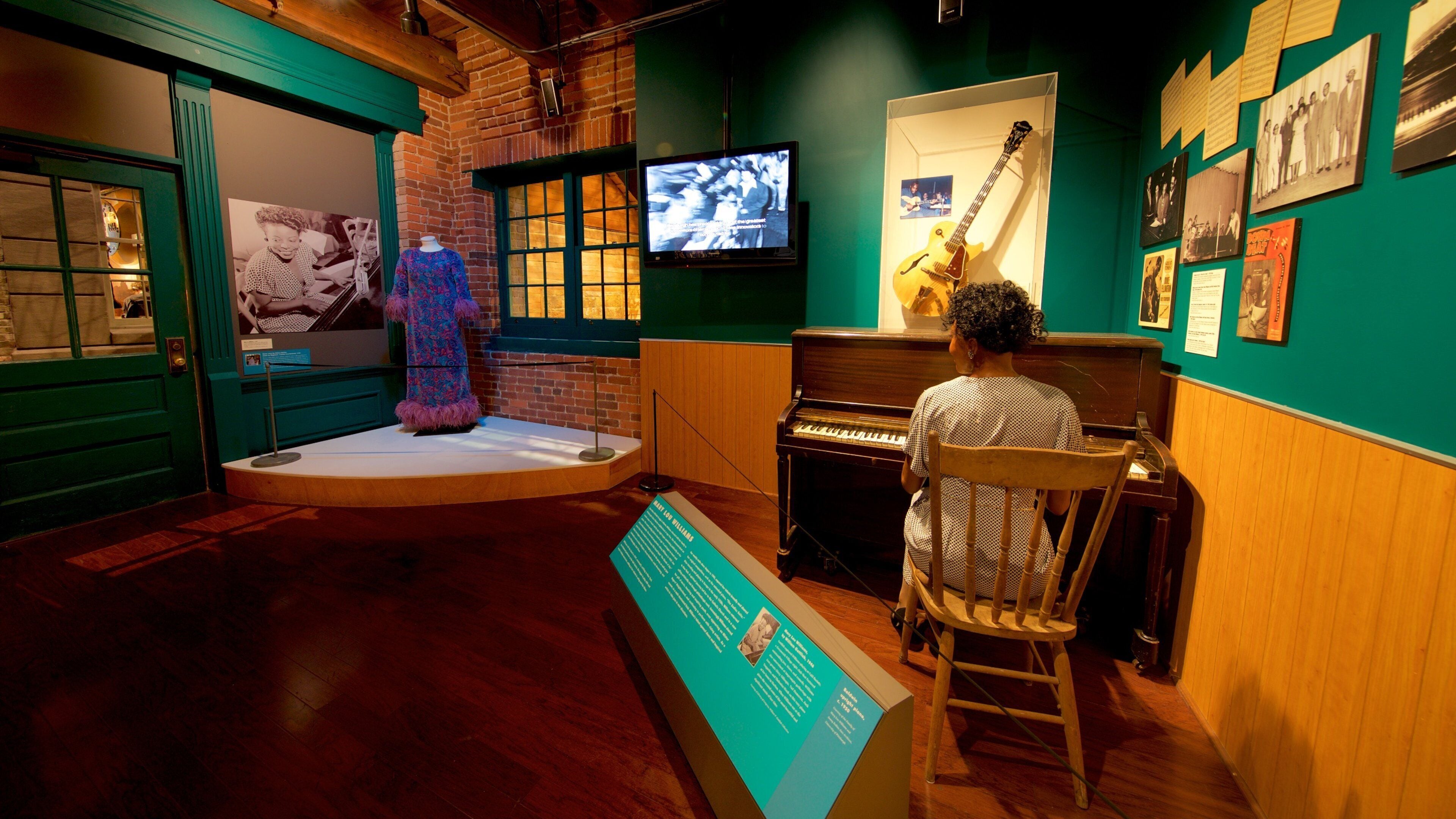 Senator John Heinz Regional History Centre ofreciendo vista interna y señalización