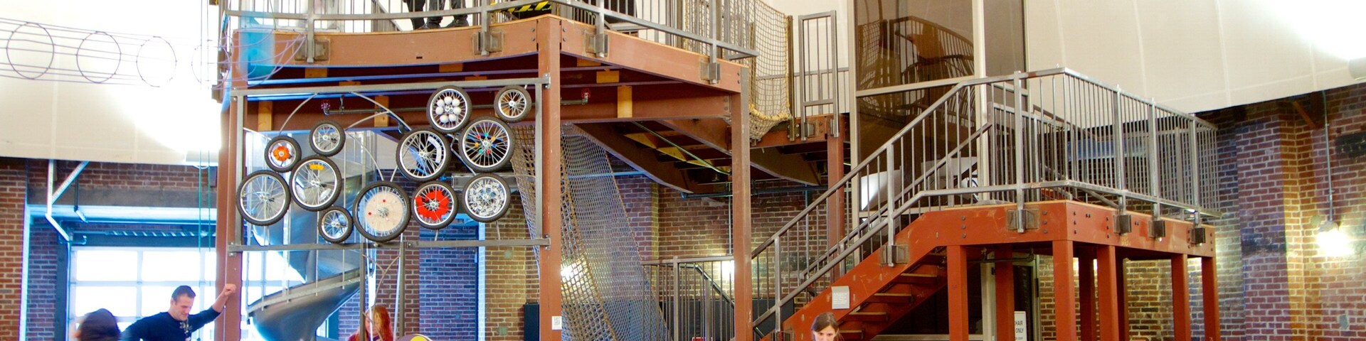 Children\'s Museum of Pittsburgh mostrando vistas internas