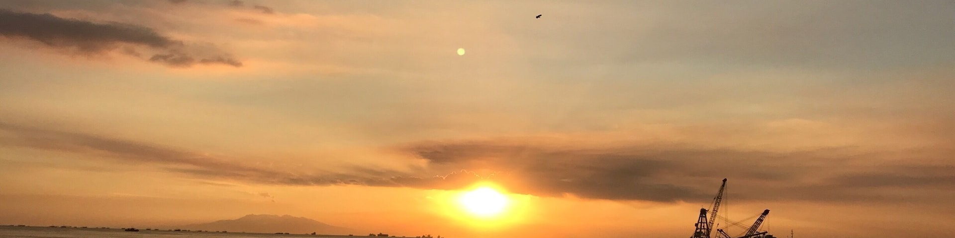 Enjoying the sunset at the bay!..🌤🌥❤️❤️❤️
#nofilter#sunset