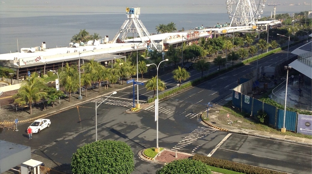 Morning view near SM MOA.