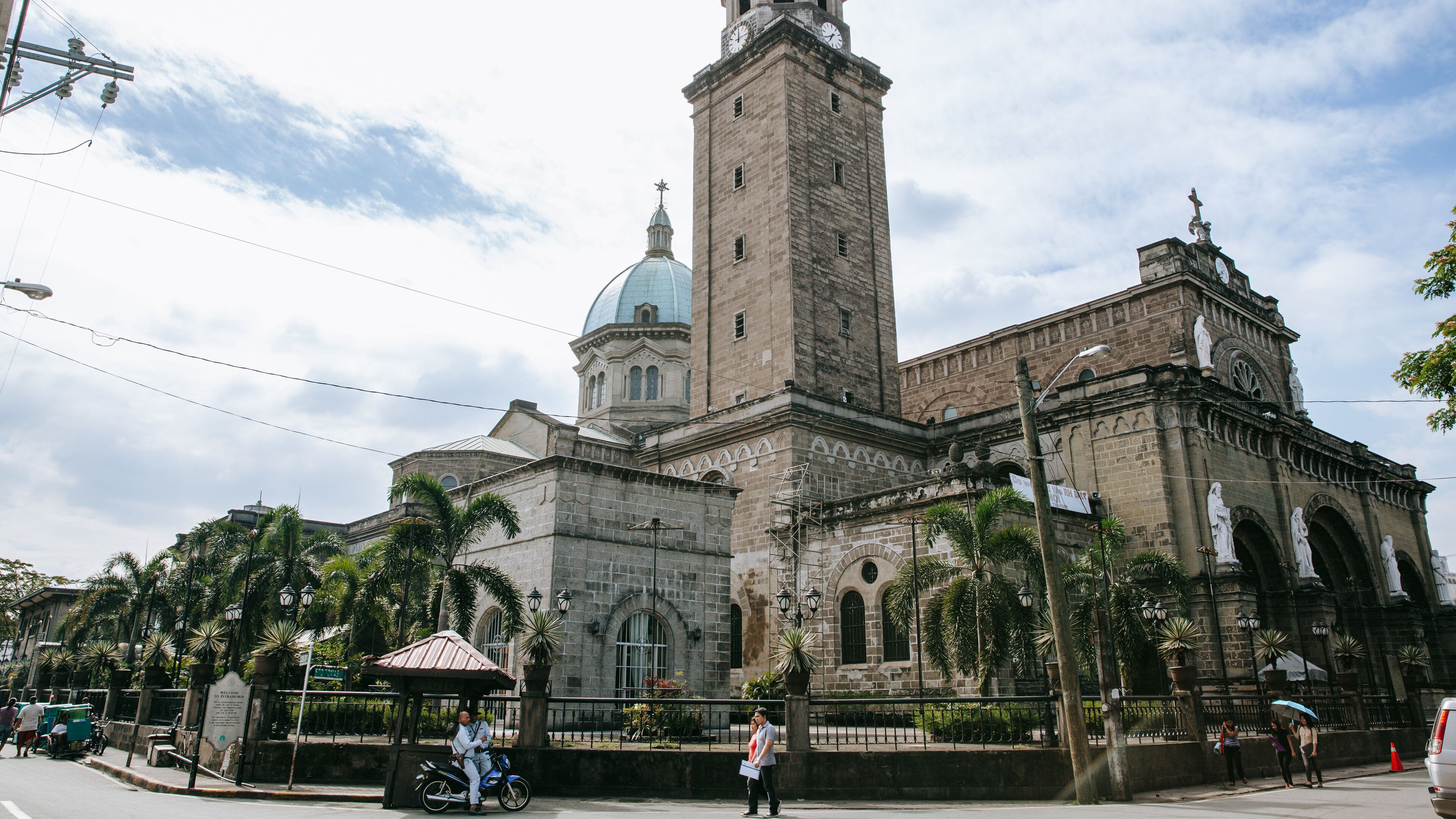 Manila Cathedral featuring heritage architecture and a church or cathedral