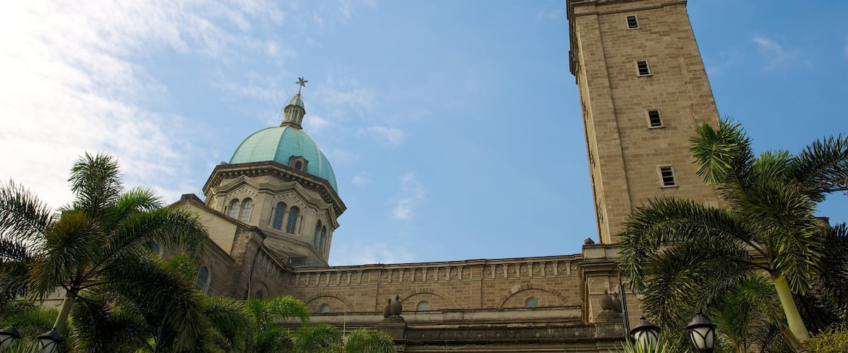 Catedral de Manila mostrando arquitectura patrimonial, una iglesia o catedral y aspectos religiosos