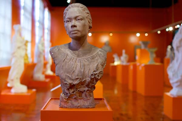 国立フィリピン国民博物館 表示 屋内の眺め, 像あるいは彫刻 と アート