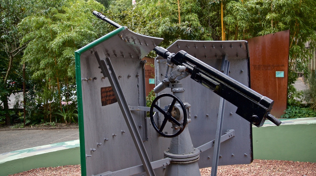 Tunnels de guerre de Jersey - HĂŽpital souterrain allemand montrant articles militaires