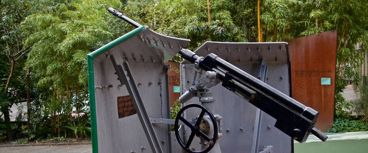 Oorlogstunnels van Jersey - Duits ondergrondsziekenhuis toont militaire voorwerpen