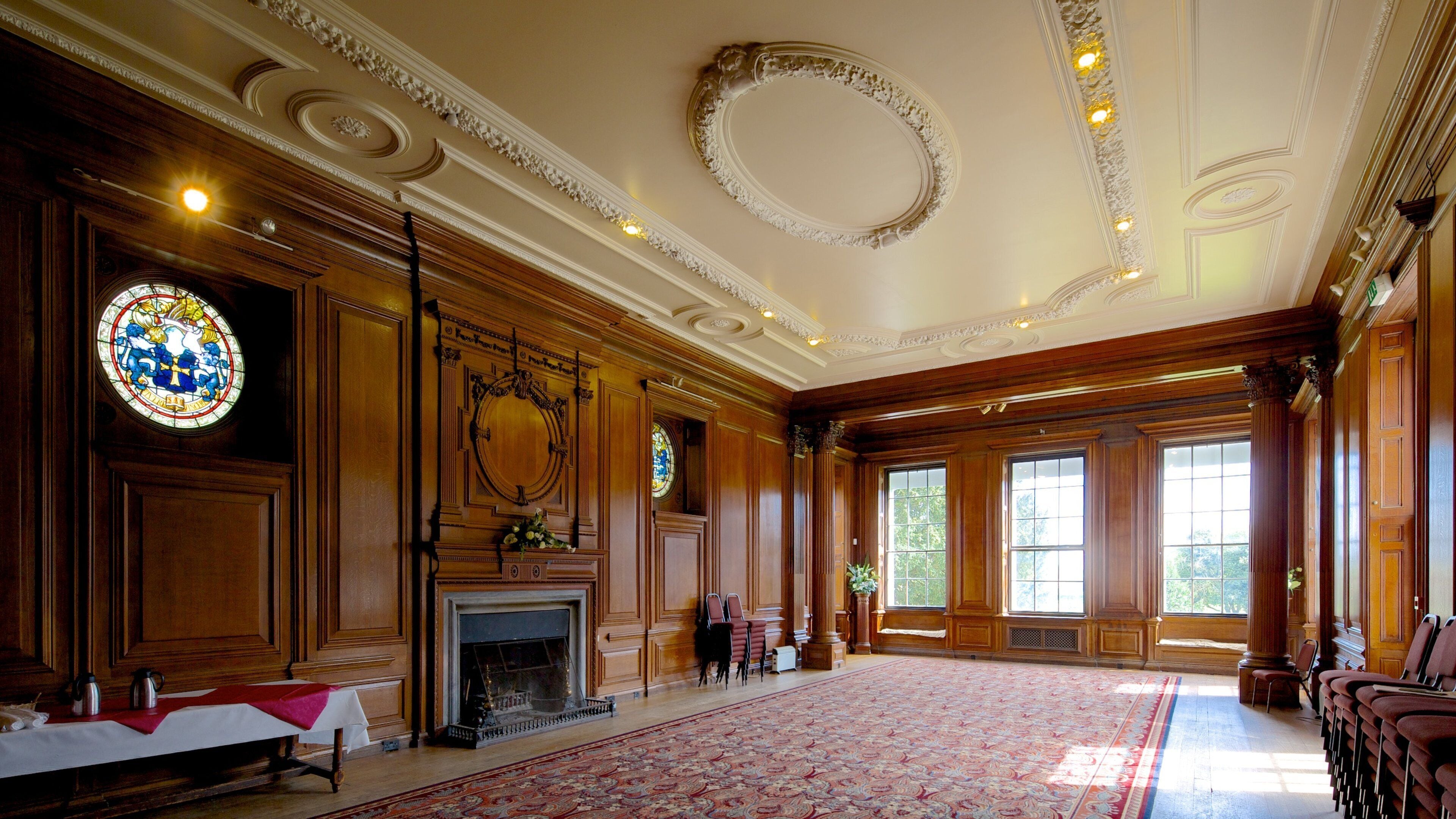 クロクステス館とカントリーパーク フィーチャー 遺跡 と 屋内の眺め