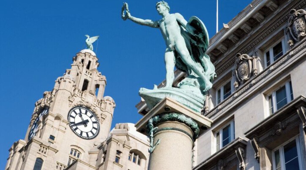 England, Liverpool, Figure of Victory statue outside Cunard Building