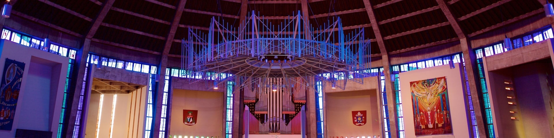 Liverpool Metropolitan Cathedral das einen Innenansichten