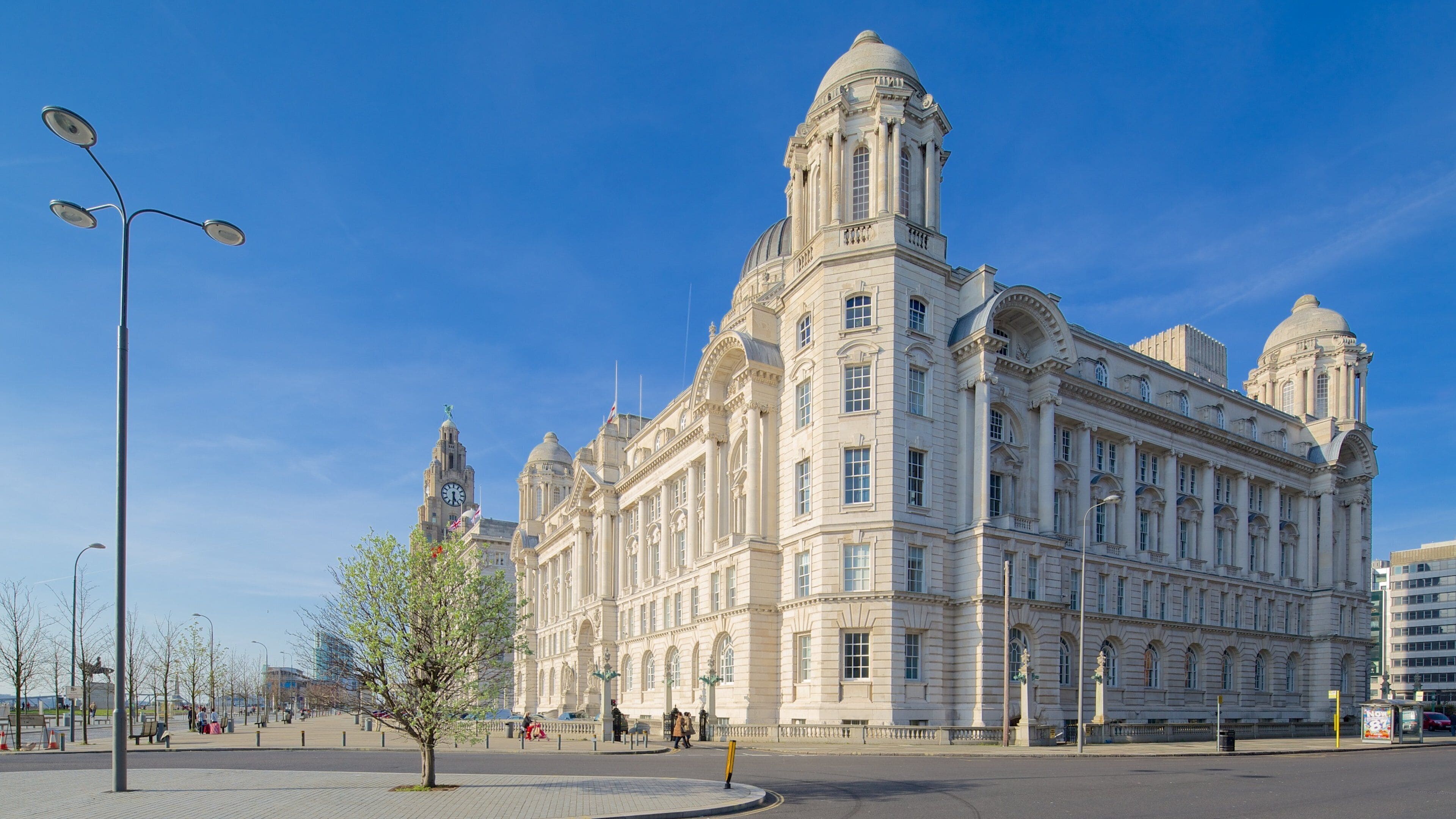 Port of Liverpool Building showing street scenes, heritage architecture and an administrative buidling