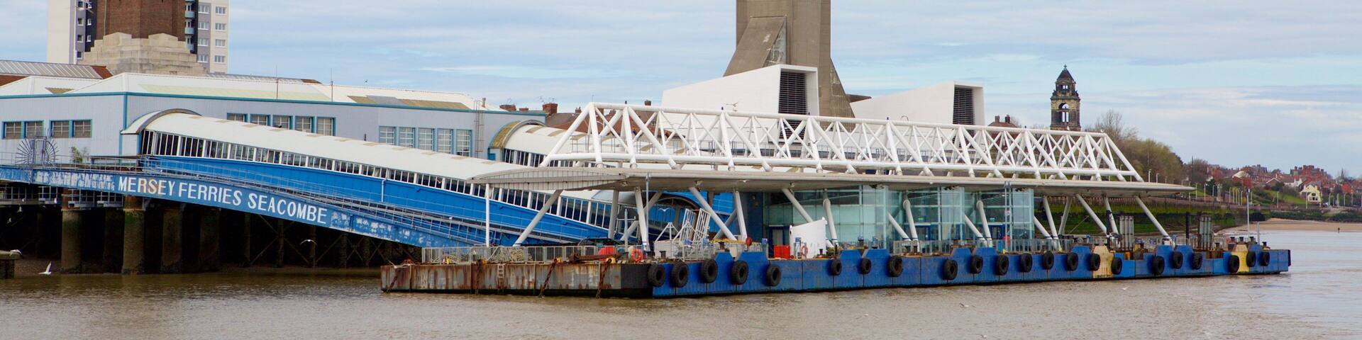 宇宙港 どの含み マリーナ と 河あるいは小川