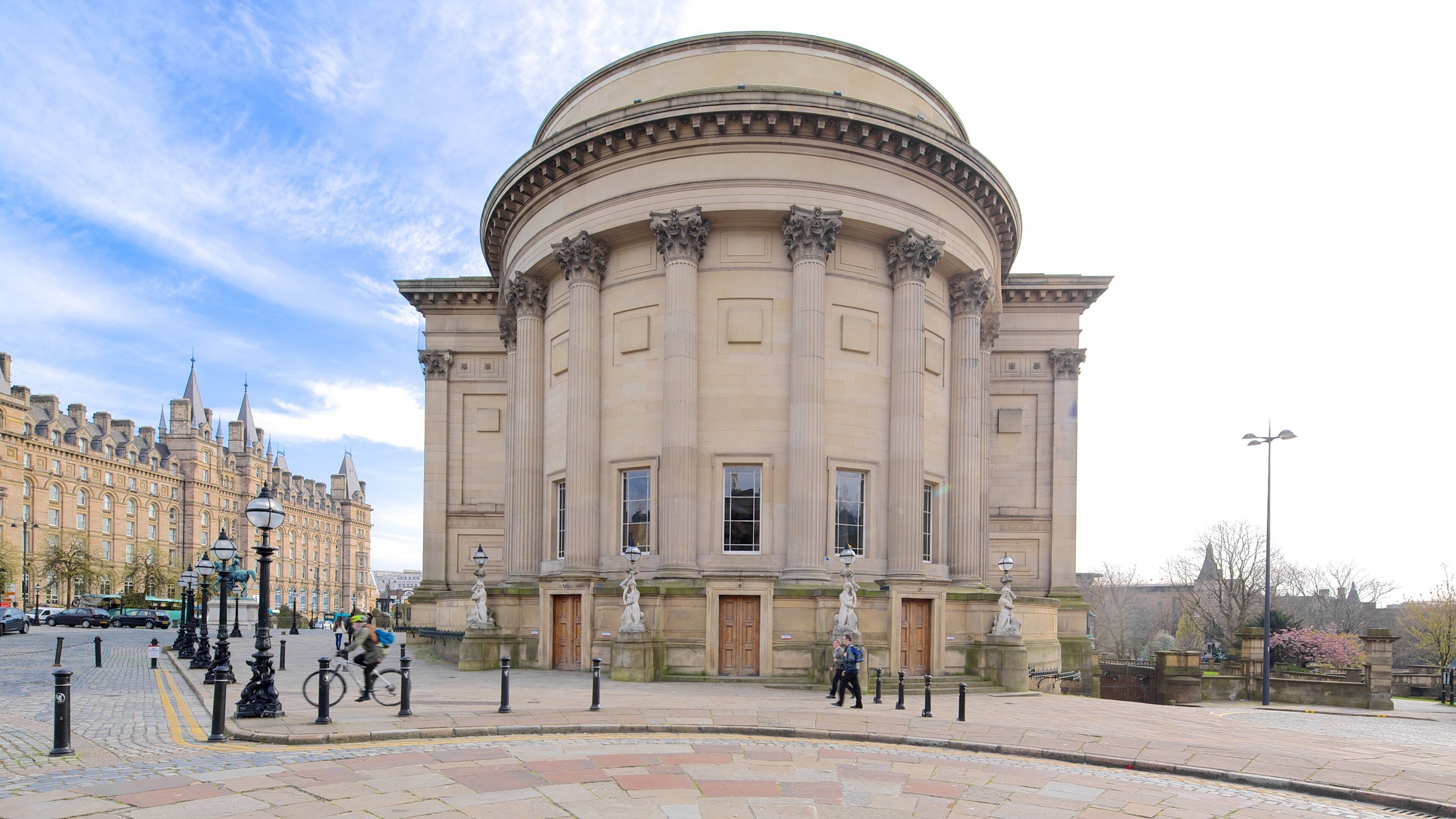 St. Georges Hall fasiliteter samt administrativ bygning og historisk arkitektur