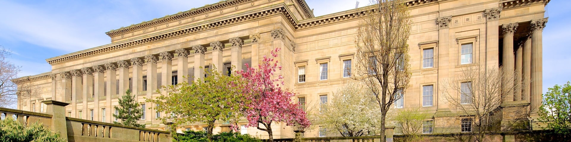 St. George\'s Hall which includes an administrative buidling, a garden and heritage architecture