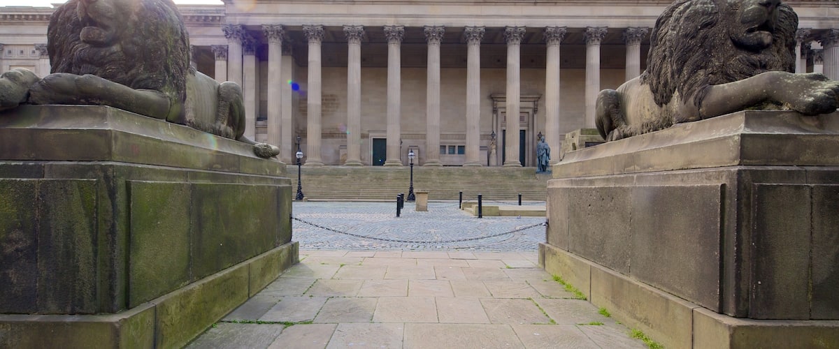 St. George\'s Hall which includes heritage architecture, a statue or sculpture and an administrative buidling