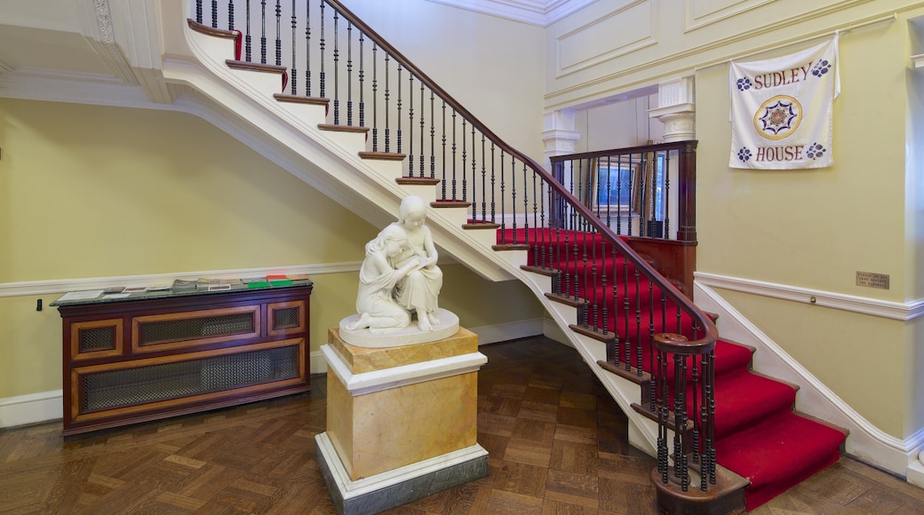 Sudley House montrant art et vues intérieures