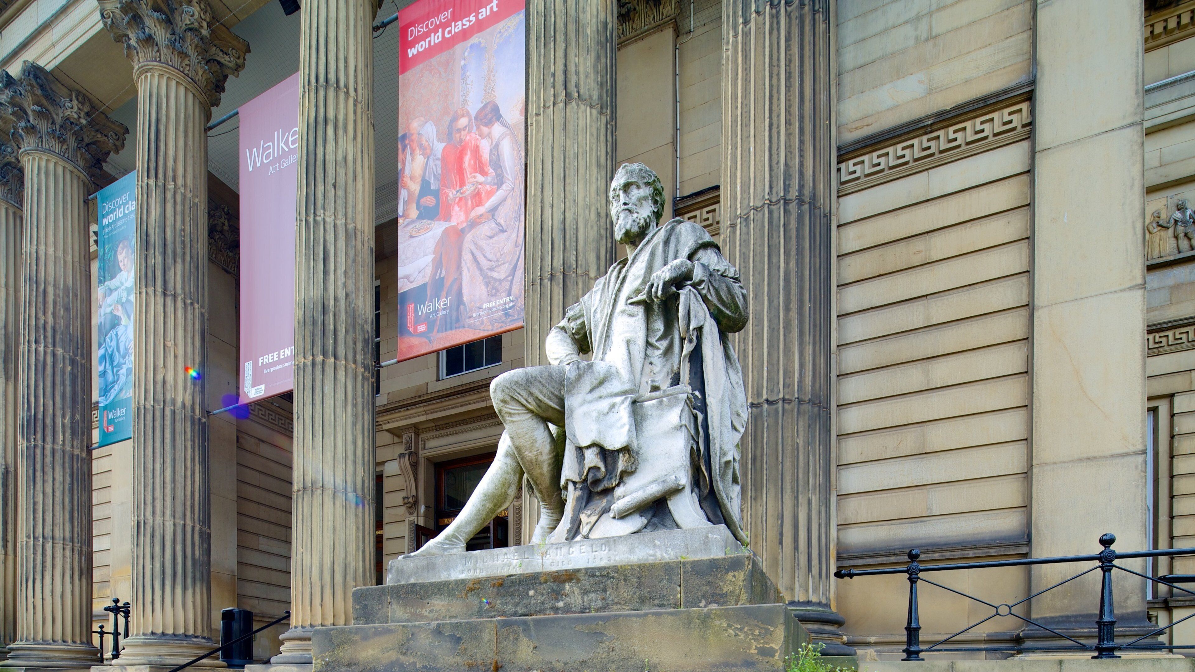 Walker Art Gallery showing a statue or sculpture