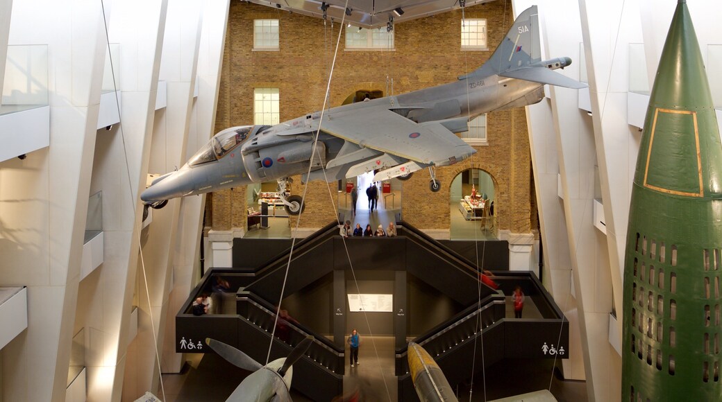 帝國戰爭博物館 设有 航機, 內部景觀 和 軍事用品