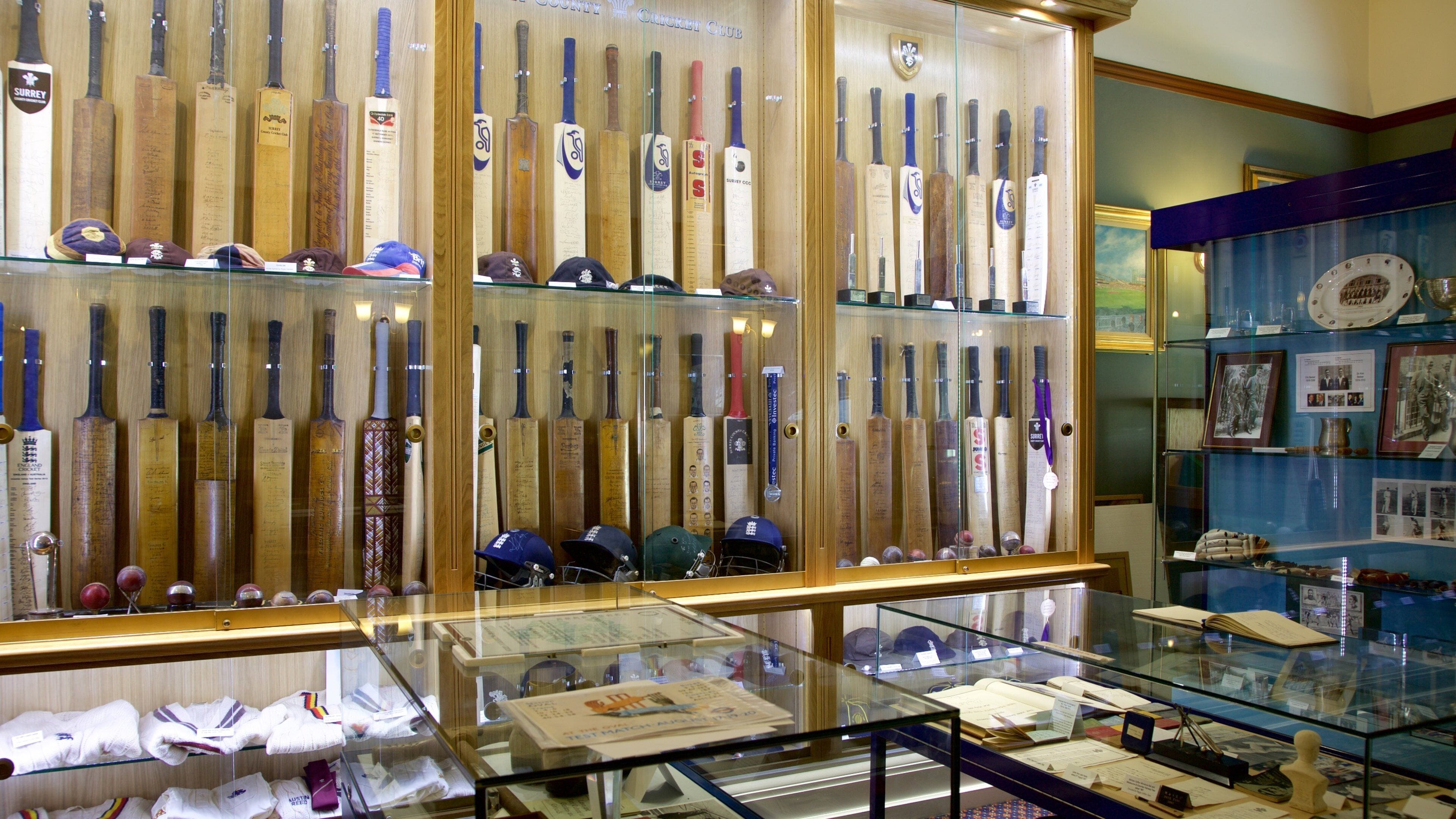 堅靈頓橢圓球場 其中包括 內部景觀