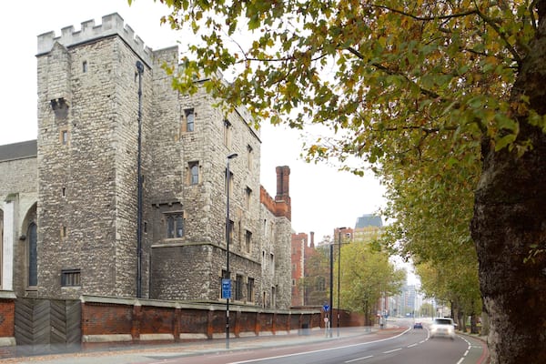 Lambeth Palace which includes château or palace, heritage elements and street scenes