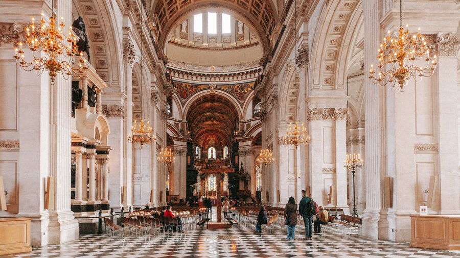 London Guildhall showing heritage elements, interior views and a church or cathedral