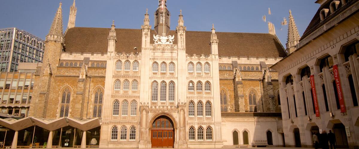 London Guildhall featuring heritage architecture, heritage elements and a square or plaza