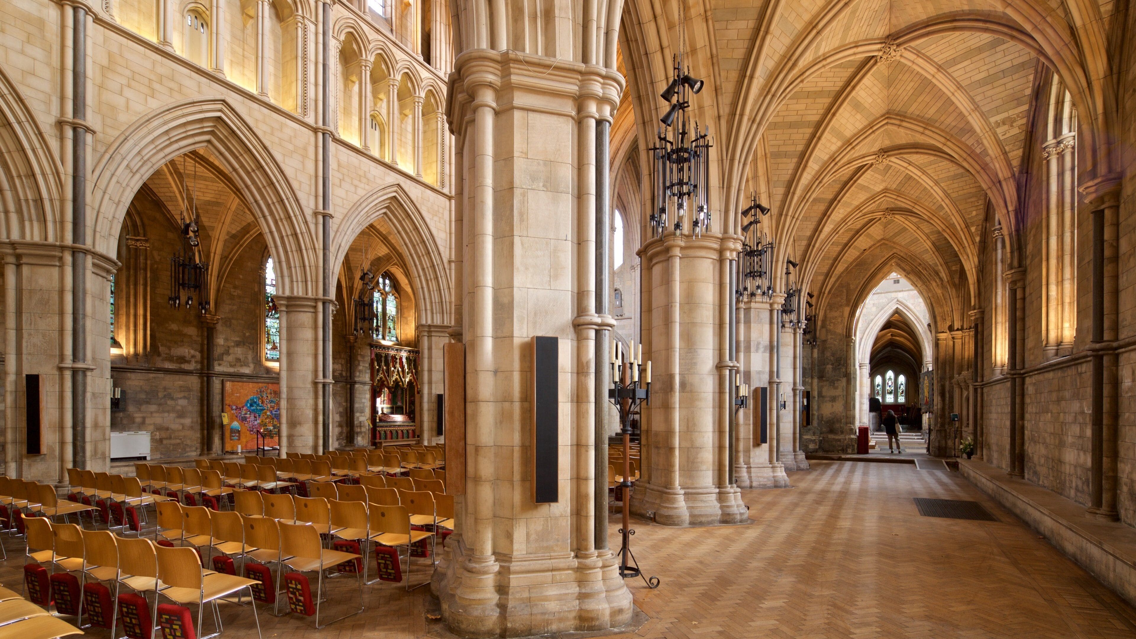 Catedral de Southwark que incluye una iglesia o catedral, elementos del patrimonio y vistas interiores