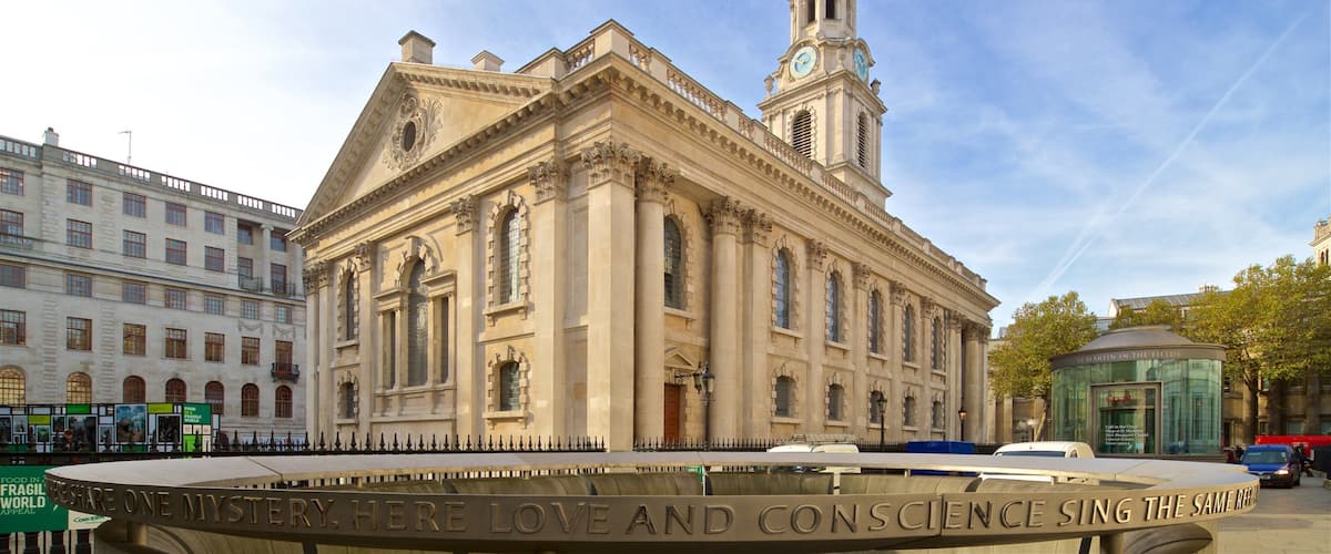 Iglesia de St. Martin-in-the-Fields mostrando arquitectura patrimonial