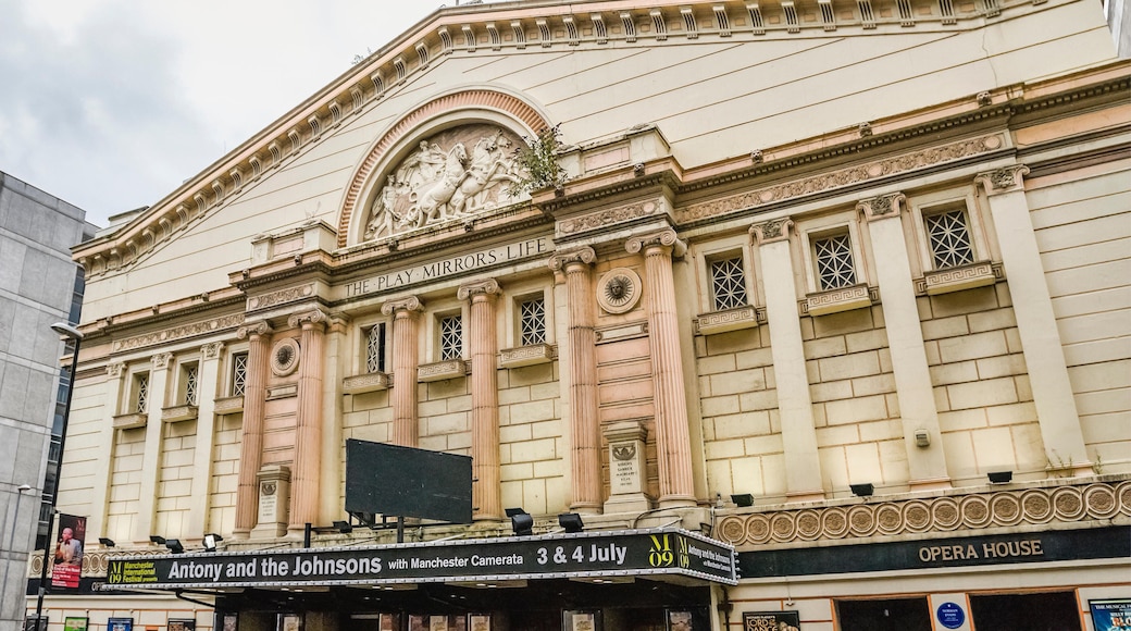 HEF4BD The Opera House in Quay Street, Manchester, England is a 1,920 seater commercial touring theatre.