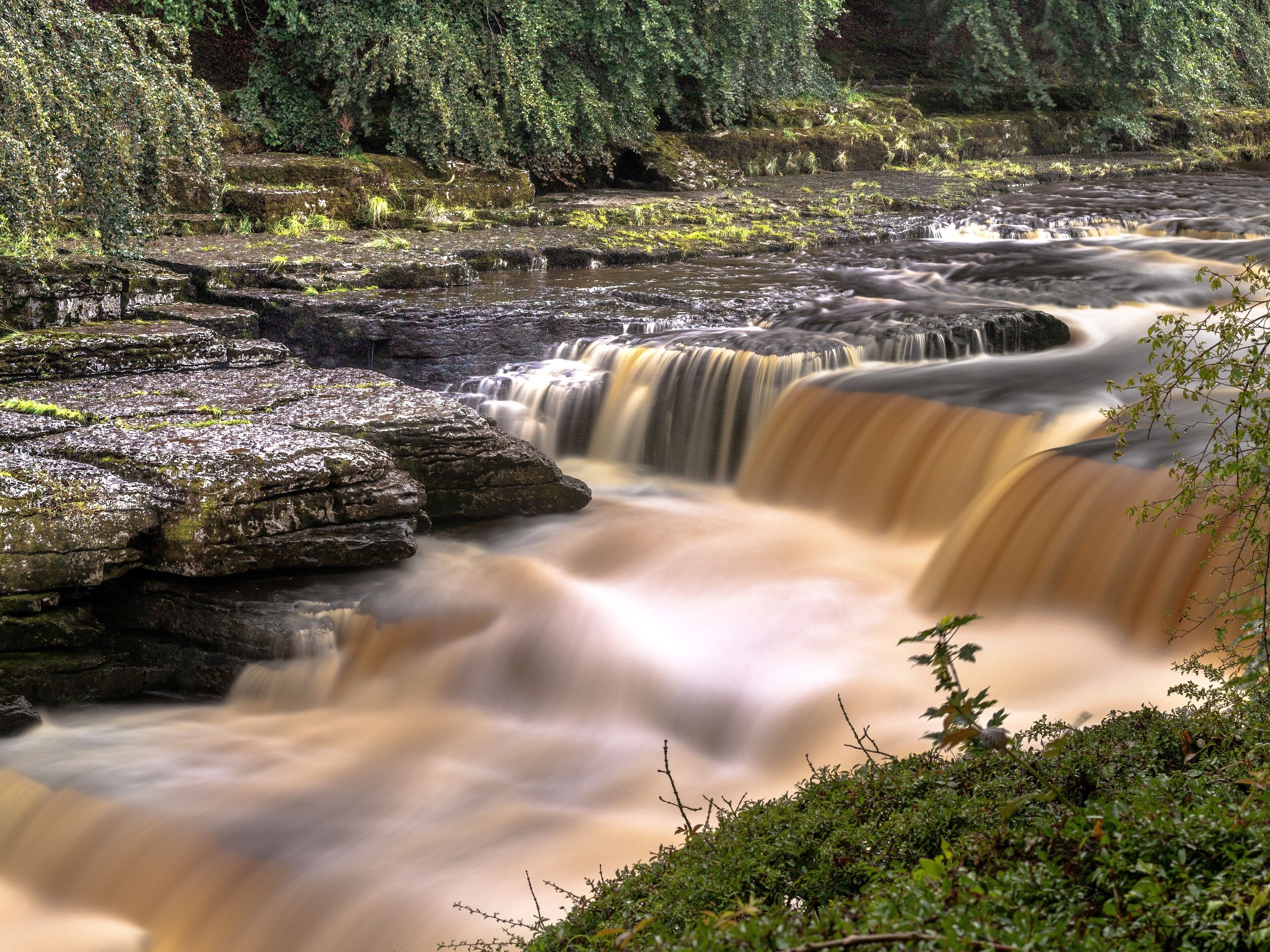 If you like to take long exposure photography of waterfalls, this is a place to definitely visit