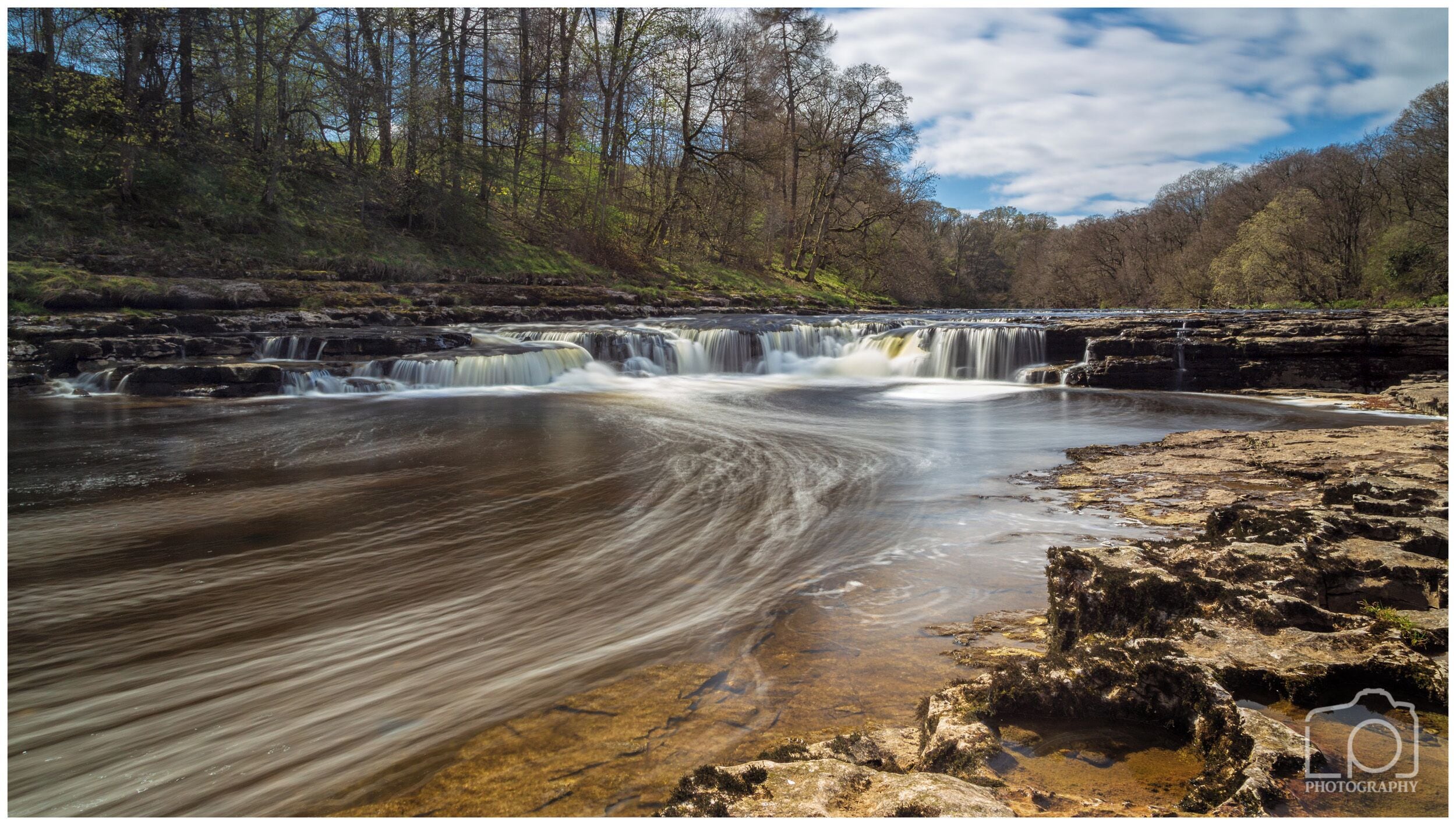 #Aysgarthfalls in the #Yorkshire #Dales #national #Park. This is one of the smaller falls before the main fall. If you in the Dales its well worth a visit, such a beautiful part of the country.

#leefilters #littlestopper #3stopsoftgrad #cpl #longexposure #le #nd #filters #filter #river #waterfall #falls #water #fall #rocks #trees #england #travel #tourist #tourism #uk #nationalpark #national #park