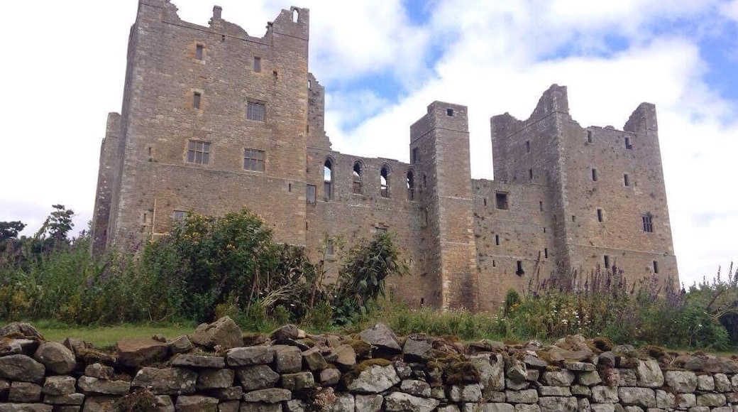 The 14th century Bolton Castle can be visited in Yorkshire England. Mary Queen of Scots stayed here during her imprisonment. The rooms within still resemble how they once did over 500 years ago.
The castle is surrounded by beautiful gardens and views of the Yorkshire countryside.
Birds of Prey displays including owls and Falcons can be viewed from the gardens.