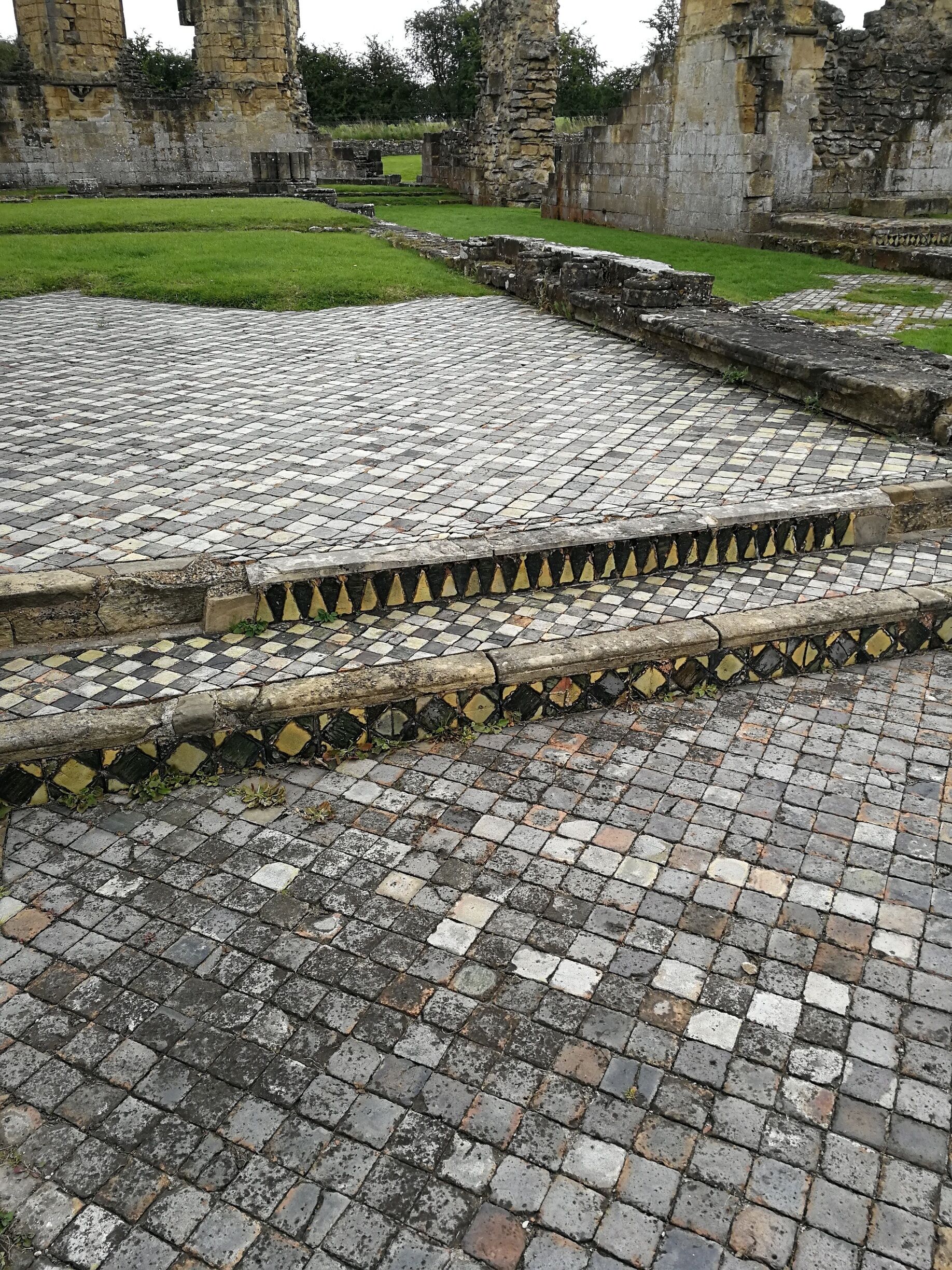 The Abbey has a number of areas where the original tiled floor is still in situ. This is a fine example, but by no means the best; the discovery of the floor was what really impressed me about Byland. 