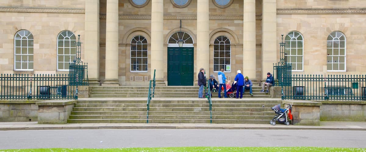 York Castle Museum showing street scenes