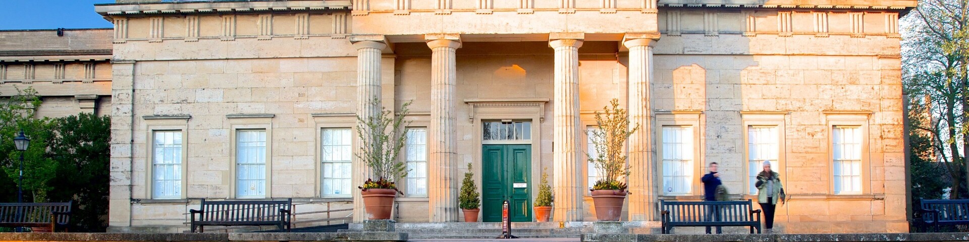 요크셔 박물관 을 보여주는 문화유산 건축 과 정원