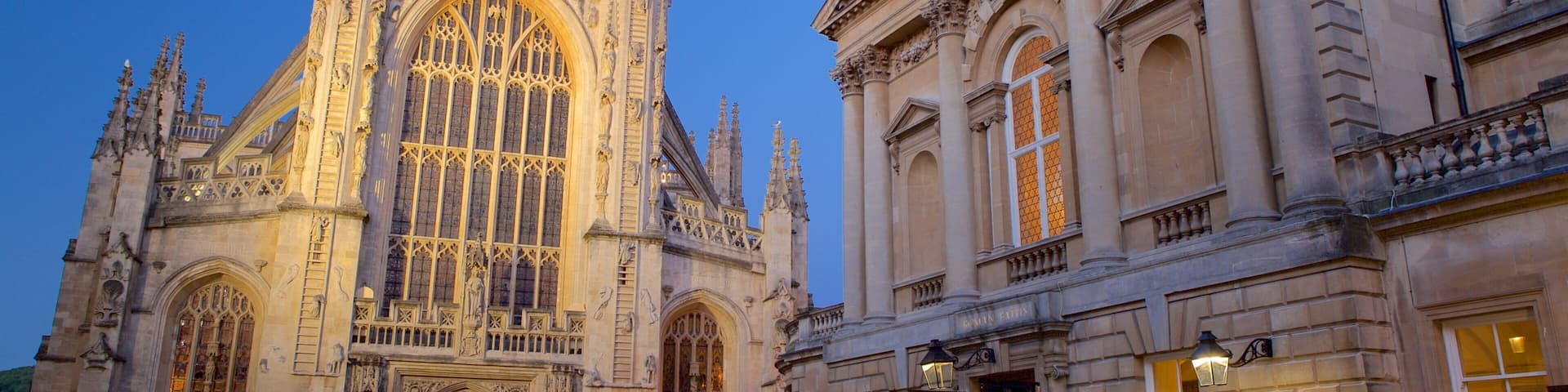 Abadia de Bath que inclui arquitetura de patrimônio, uma igreja ou catedral e uma praça ou plaza
