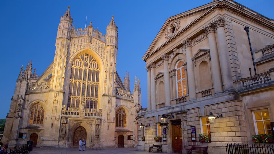 Bath Abbey which includes heritage architecture, a church or cathedral and a square or plaza