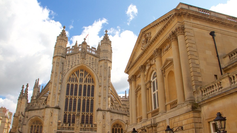 Bath Abbey which includes heritage elements, a church or cathedral and heritage architecture
