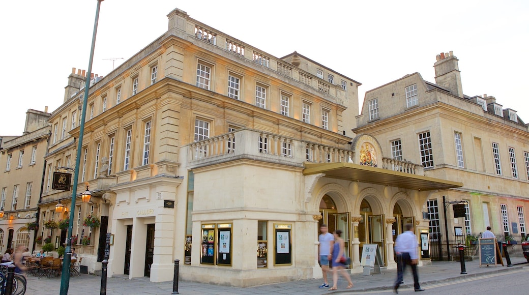 Bath Theatre Royal som inkluderer teater, gatescener og historisk arkitektur