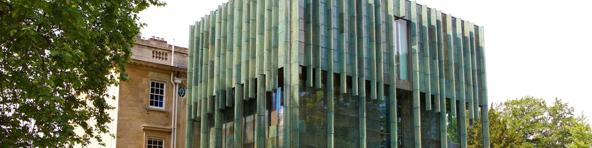 The Holburne Museum showing modern architecture and cafe scenes