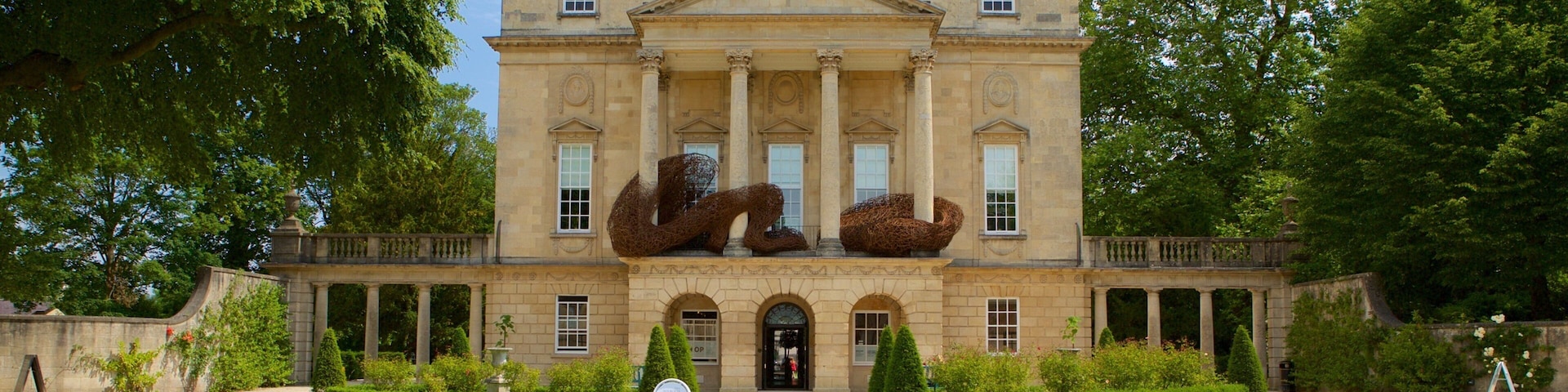 The Holburne Museum featuring a garden and heritage architecture