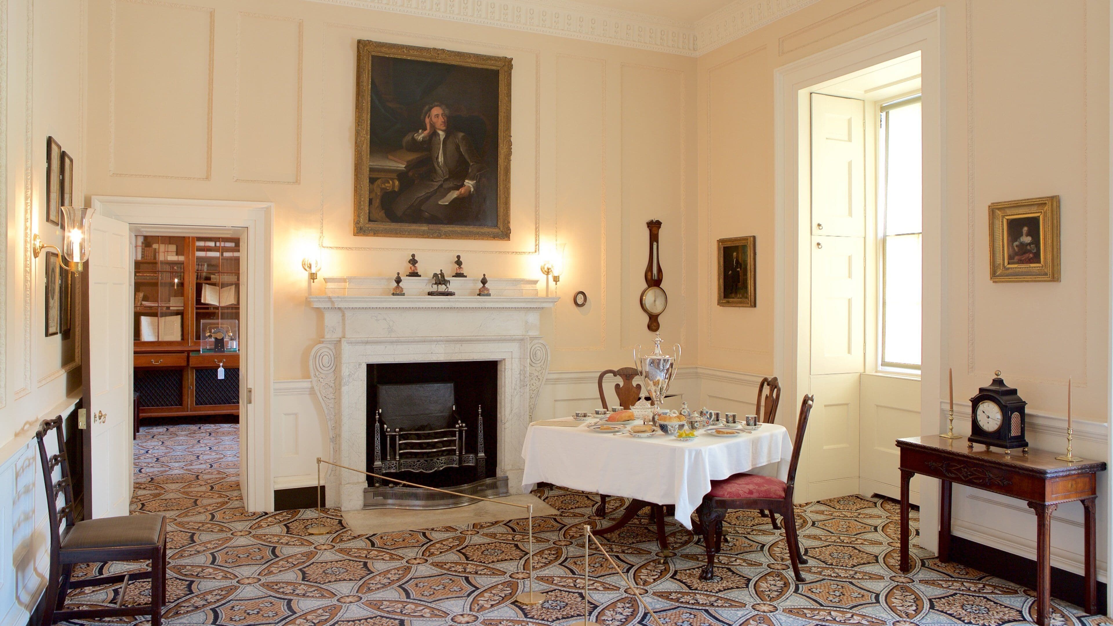 No. 1 Royal Crescent showing heritage elements, interior views and chateau or palace